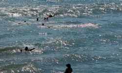 Rescatan a tres mujeres que no podían salir del mar en Mazatlán