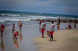 Realizan rescate masivo en Playa Norte