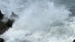 Olas de más de tres metros de altura se esperan en Mazatlán
