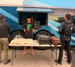 Aseguran 13.8 kilos de metanfetamina y detienen a una persona en carretera de Escuinapa