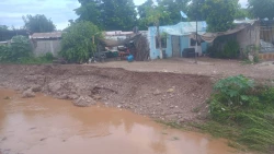 Exigen muro tras lluvias en Hacienda Alameda en Culiacán