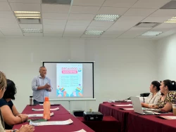 Presentan decálogo de atención inclusiva para la población LGBTQ+