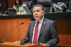 El senador Enrique Inzunza se separa de Morena, ejercerá el cargo de manera independiente