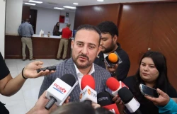 Defiende Jorge González instalación de sus espectaculares
