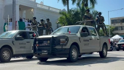 Familias de Culiacán disfrutan del desfile Cívico – Militar