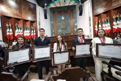 Entrega el Congreso de Sinaloa el Premio al Mérito Juvenil 2026.