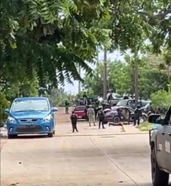 Detienen fuerzas federales a tres hombres que presuntamente acababan de disparar en contra de una vivienda