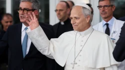 Papa León XIV recibe el alta médica y regresa al Vaticano tras intervención pulmonar