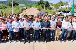 Graciela Domínguez y José Paz López inauguran obras de pavimentación en Badiraguato