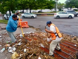 Refuerzan limpieza en alcantarillas tras las lluvias registradas en Mazatlán
